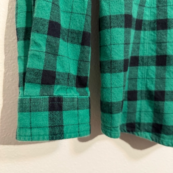 Filson - Women's Alaskan Guide Shirt Green Plaid Button Front Shirt - Medium - Picture 6 of 10